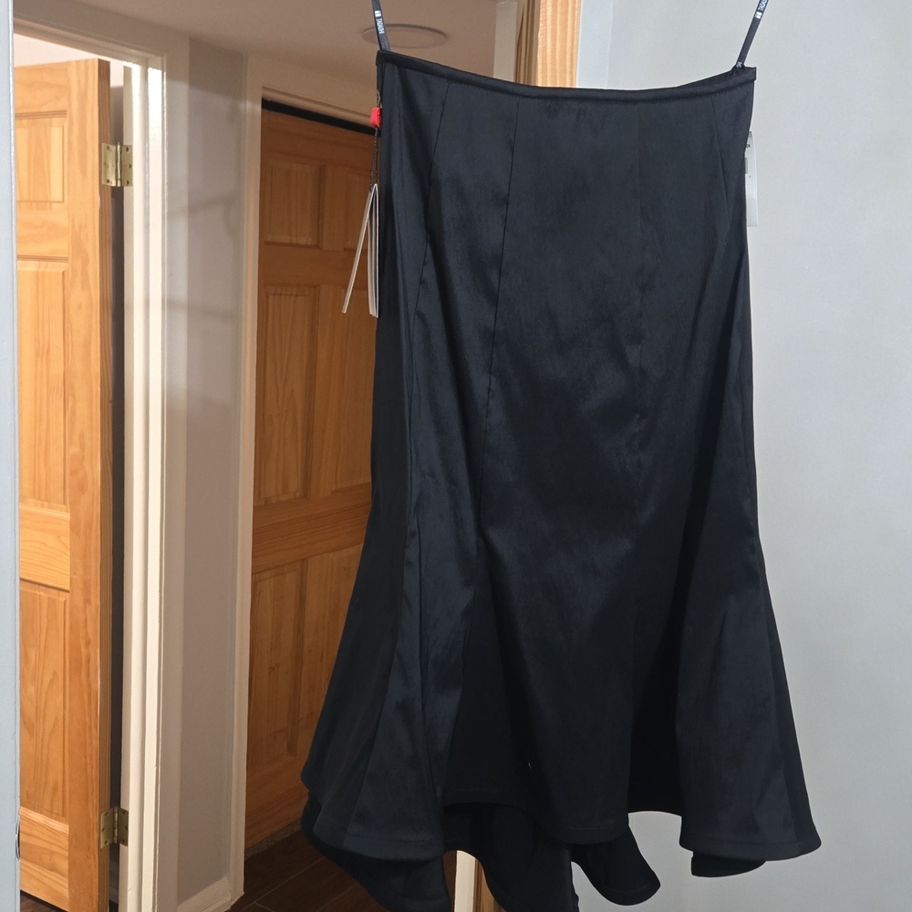 Chic Asymmetrical Black Skirt